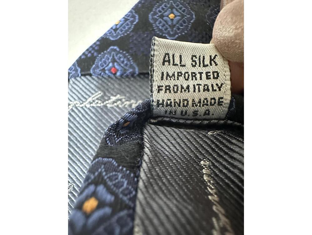 Vintage XMI Platinum classic navy blue geometric medallion silk neck tie - Picture 2 of 4
